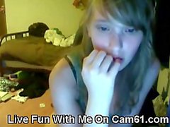 Cam Girl Fingering Itching Cunt