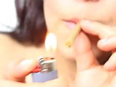 Stoner Daisy Dabs gives a blowjob & smokes a joint