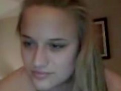 Sexy teen babe masturbates on webcam