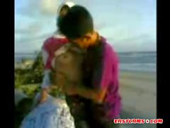 indonesian cewek jilbab mesum di tepi pantai