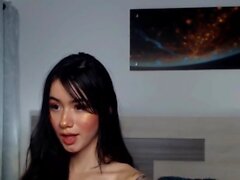 Lovely Teen Babe On A Solo Masturbation Show