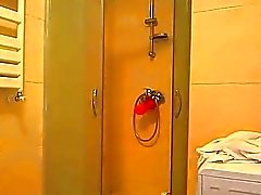 Hot Teen Webcam Girl Masturbates With Shower Head