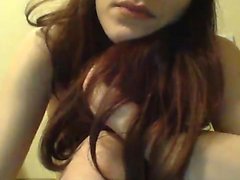 teen lisa sexxy fingering herself on live webcam