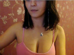 amateur diffgirls fingering herself on live webcam